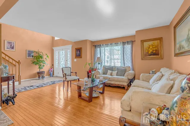 $949,000 | 6 Vail Drive, Old Bridge, NJ 07747