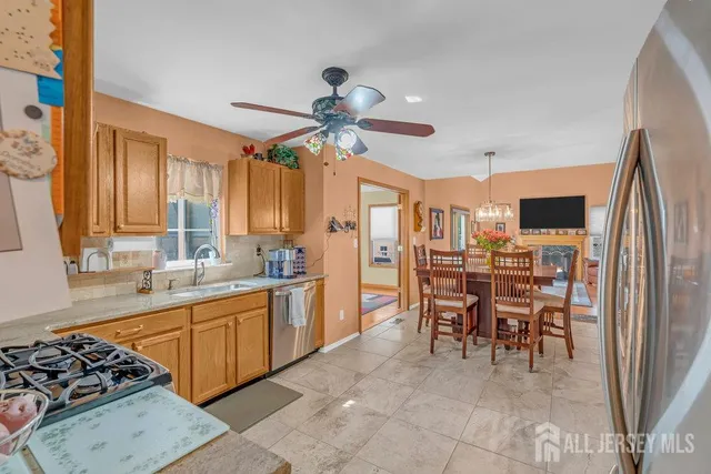 $949,000 | 6 Vail Drive, Old Bridge, NJ 07747