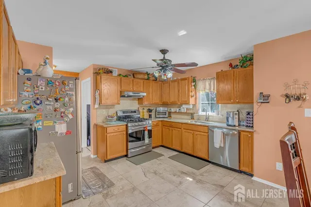 $949,000 | 6 Vail Drive, Old Bridge, NJ 07747