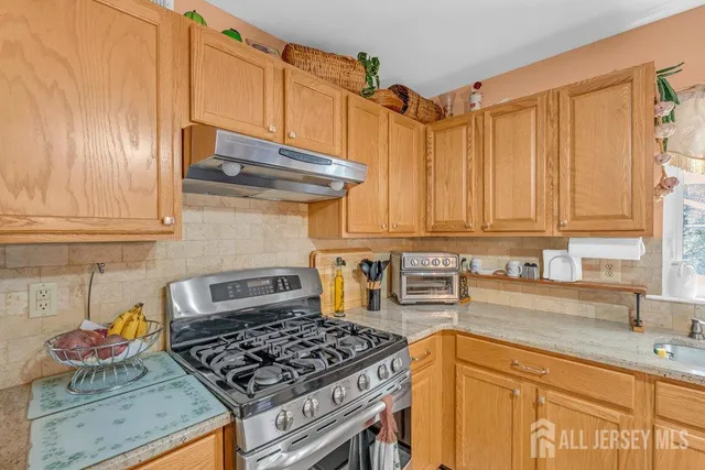 $949,000 | 6 Vail Drive, Old Bridge, NJ 07747