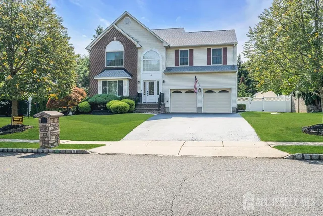 $949,000 | 6 Vail Drive, Old Bridge, NJ 07747