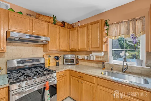 $949,000 | 6 Vail Drive, Old Bridge, NJ 07747