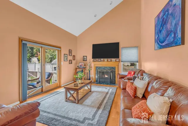 $949,000 | 6 Vail Drive, Old Bridge, NJ 07747