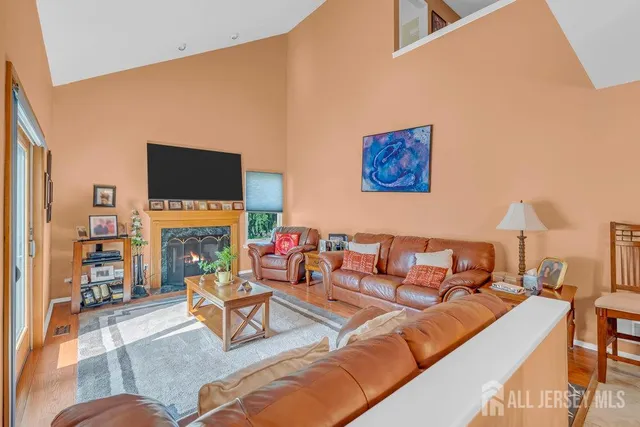 $949,000 | 6 Vail Drive, Old Bridge, NJ 07747