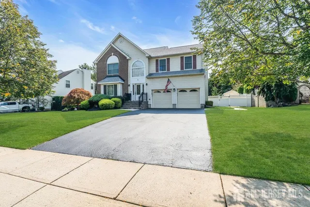 $949,000 | 6 Vail Drive, Old Bridge, NJ 07747