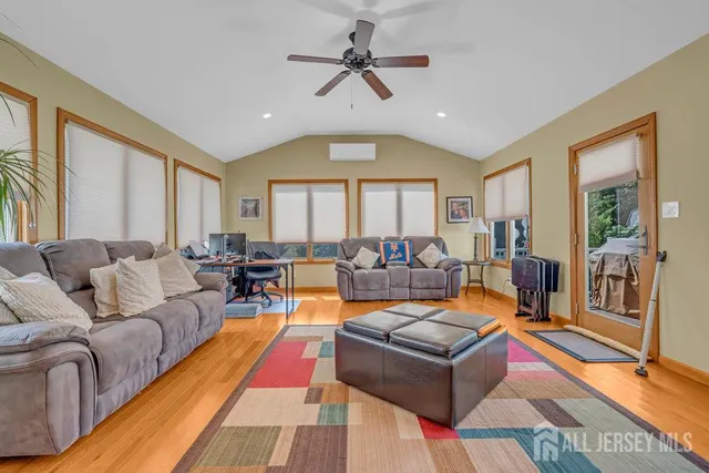 $949,000 | 6 Vail Drive, Old Bridge, NJ 07747