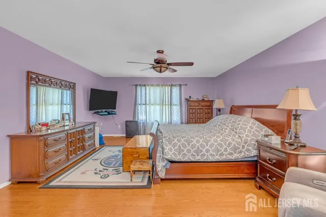 $949,000 | 6 Vail Drive, Old Bridge, NJ 07747