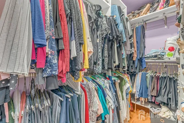 $949,000 | 6 Vail Drive, Old Bridge, NJ 07747