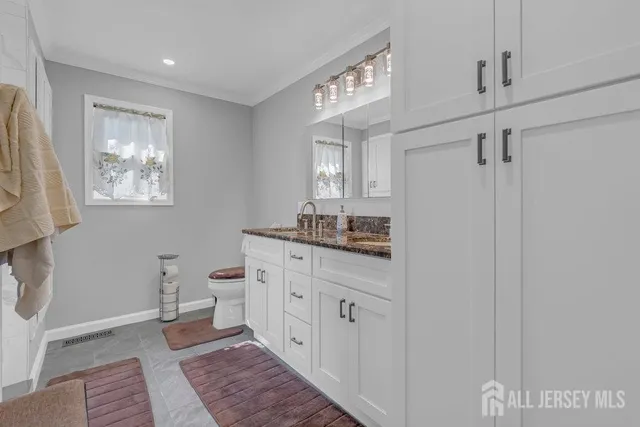 $949,000 | 6 Vail Drive, Old Bridge, NJ 07747