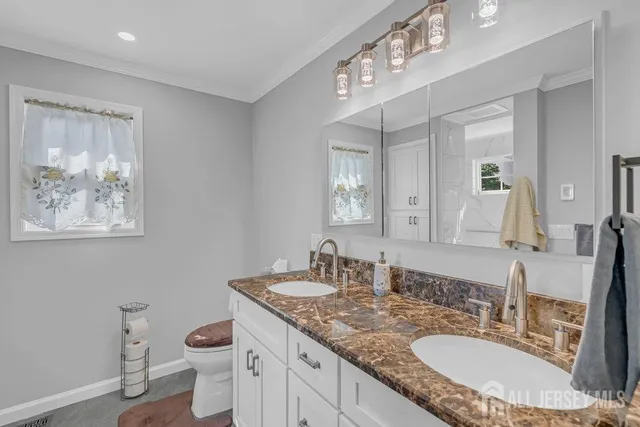 $949,000 | 6 Vail Drive, Old Bridge, NJ 07747