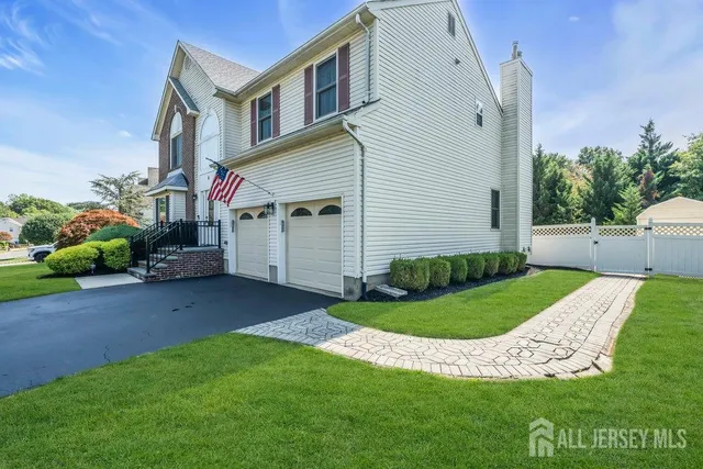 $949,000 | 6 Vail Drive, Old Bridge, NJ 07747