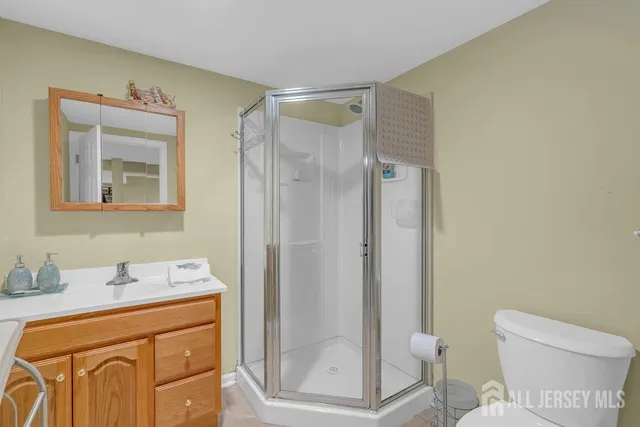 $949,000 | 6 Vail Drive, Old Bridge, NJ 07747