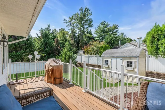 $949,000 | 6 Vail Drive, Old Bridge, NJ 07747