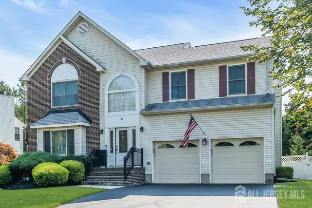 $949,000 | 6 Vail Drive, Old Bridge, NJ 07747