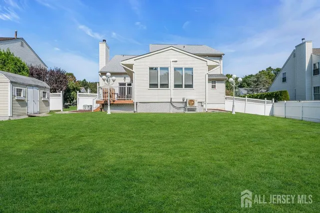 $949,000 | 6 Vail Drive, Old Bridge, NJ 07747