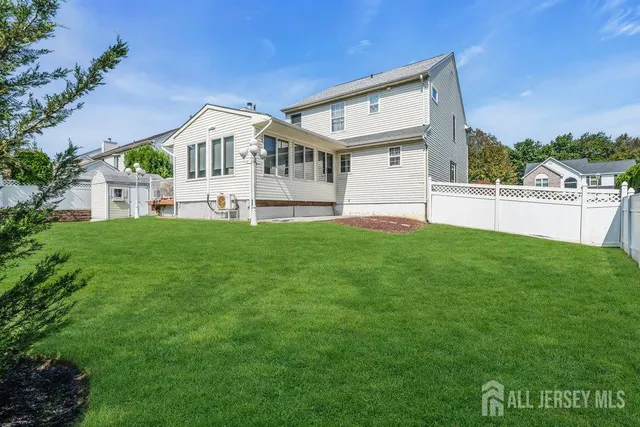 $949,000 | 6 Vail Drive, Old Bridge, NJ 07747