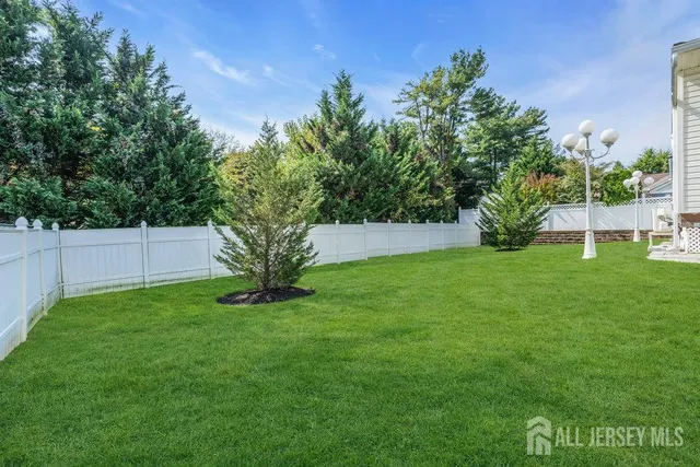 $949,000 | 6 Vail Drive, Old Bridge, NJ 07747