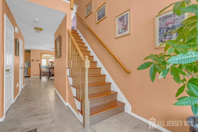 $949,000 | 6 Vail Drive, Old Bridge, NJ 07747