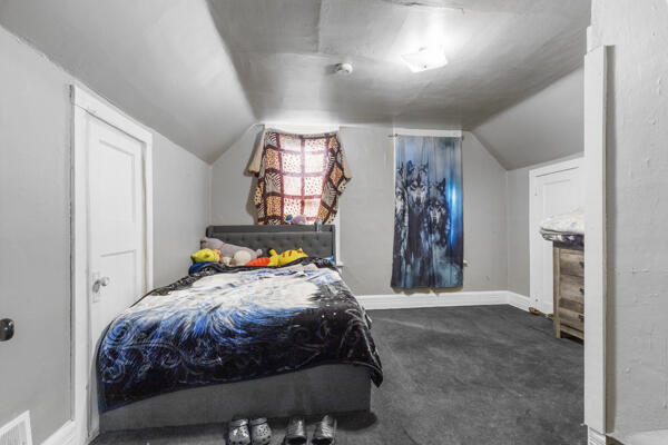 3312 West Scott Street, Unit 3314 Milwaukee, WI 53215 - Photo 20 of 21 Upper Bedroom