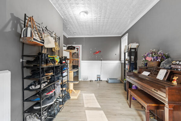 3312 West Scott Street, Unit 3314 Milwaukee, WI 53215 - Photo 4 of 21 Lower Living Room