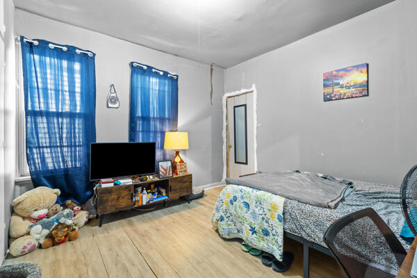 3312 West Scott Street, Unit 3314 Milwaukee, WI 53215 - Photo 9 of 21 Lower Bedroom