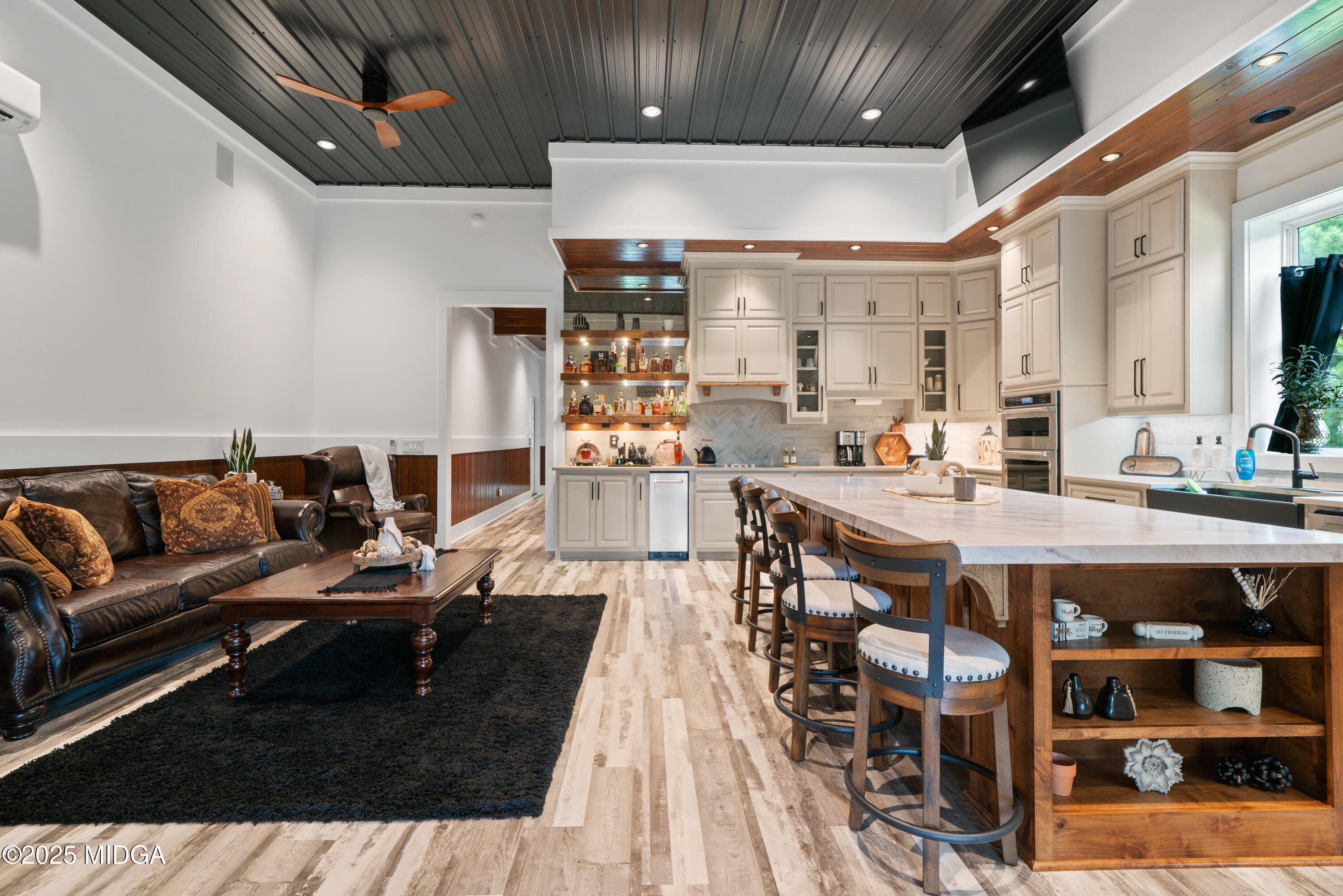 1971 Highway 49 Gray, GA 31032 - Photo 30 of 98 a living room with a couch and a table