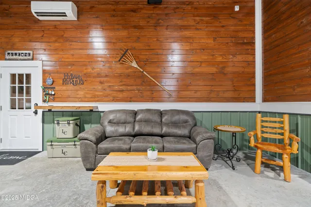 $1,500,000 | 1971 Highway 49, Gray, GA 31032