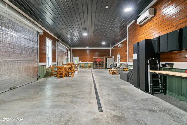 $1,500,000 | 1971 Highway 49, Gray, GA 31032