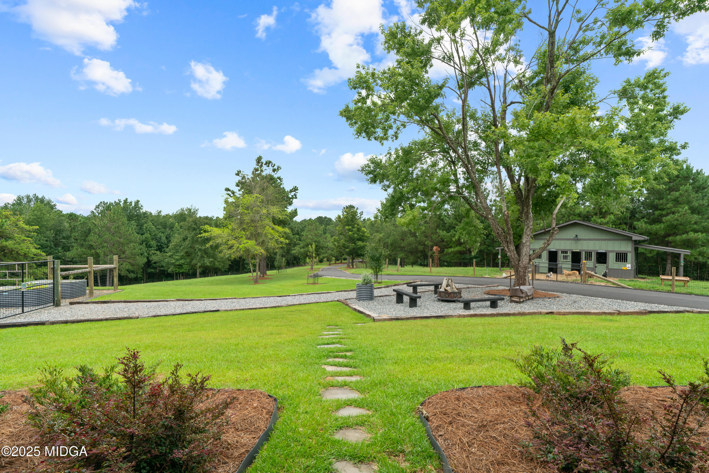 1971 Highway 49 Gray, GA 31032 - Photo 9 of 98 1971 Hwy 49-1060