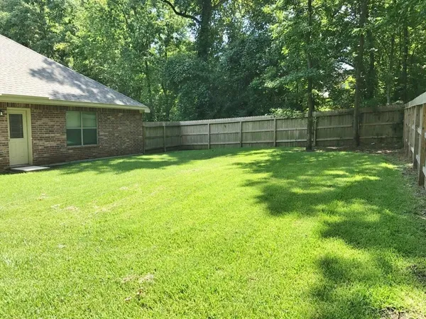 $2,050 | 13633 Hidden Valley Drive, Montgomery, TX 77356