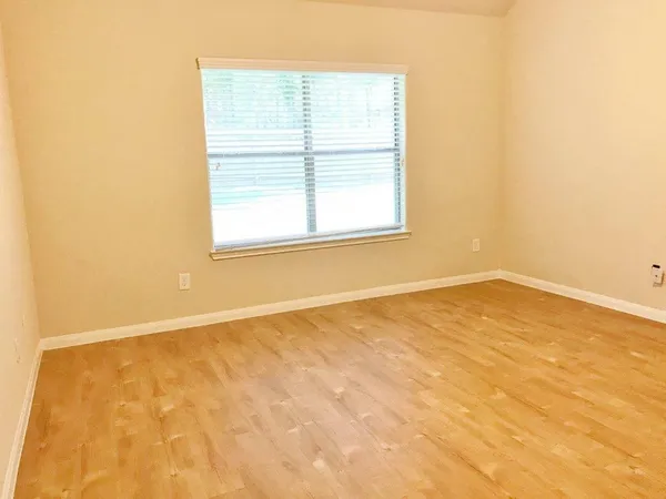 $2,050 | 13633 Hidden Valley Drive, Montgomery, TX 77356