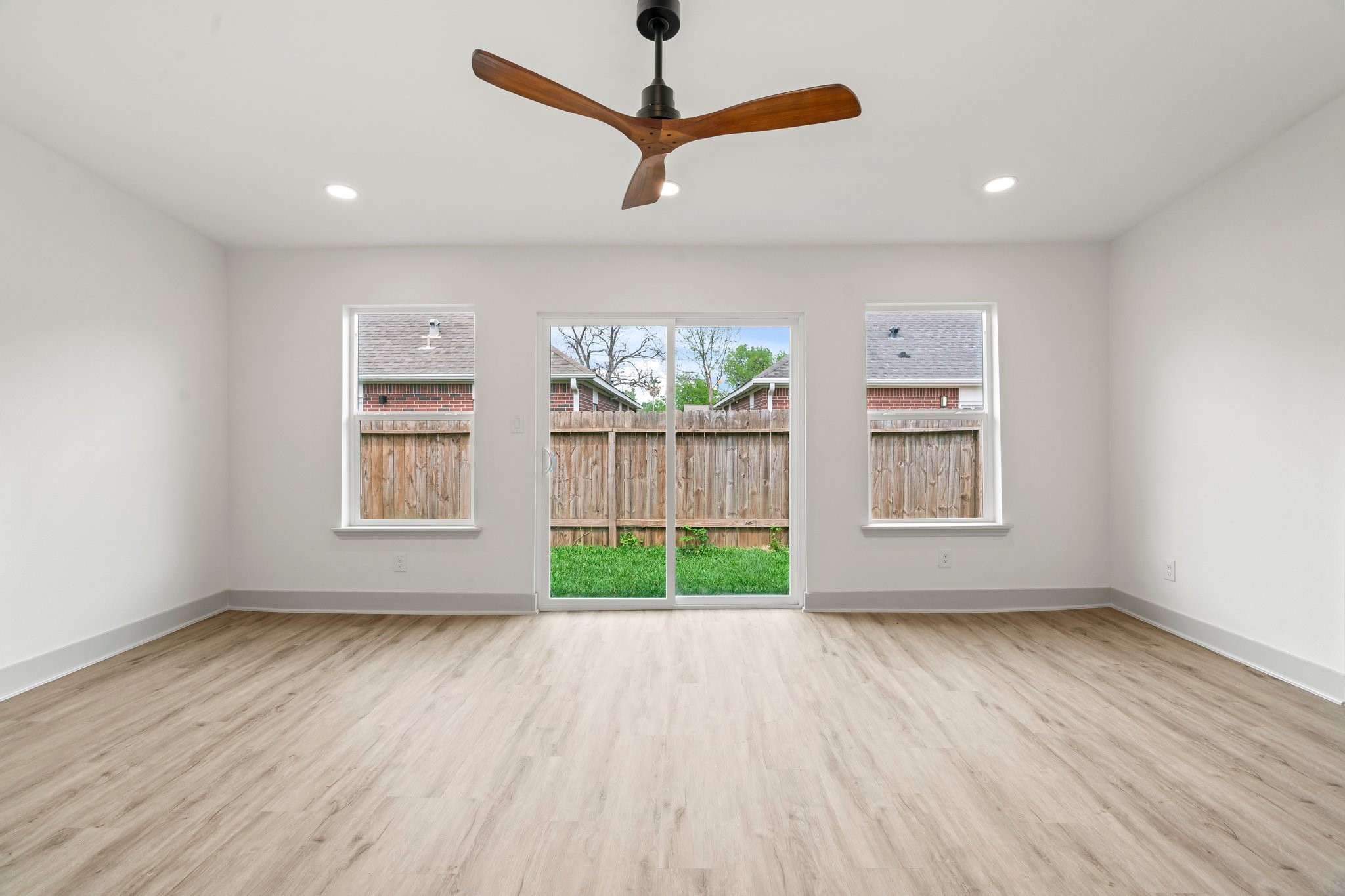 1009 Genova Street Houston, TX 77009 - Photo 27 of 36