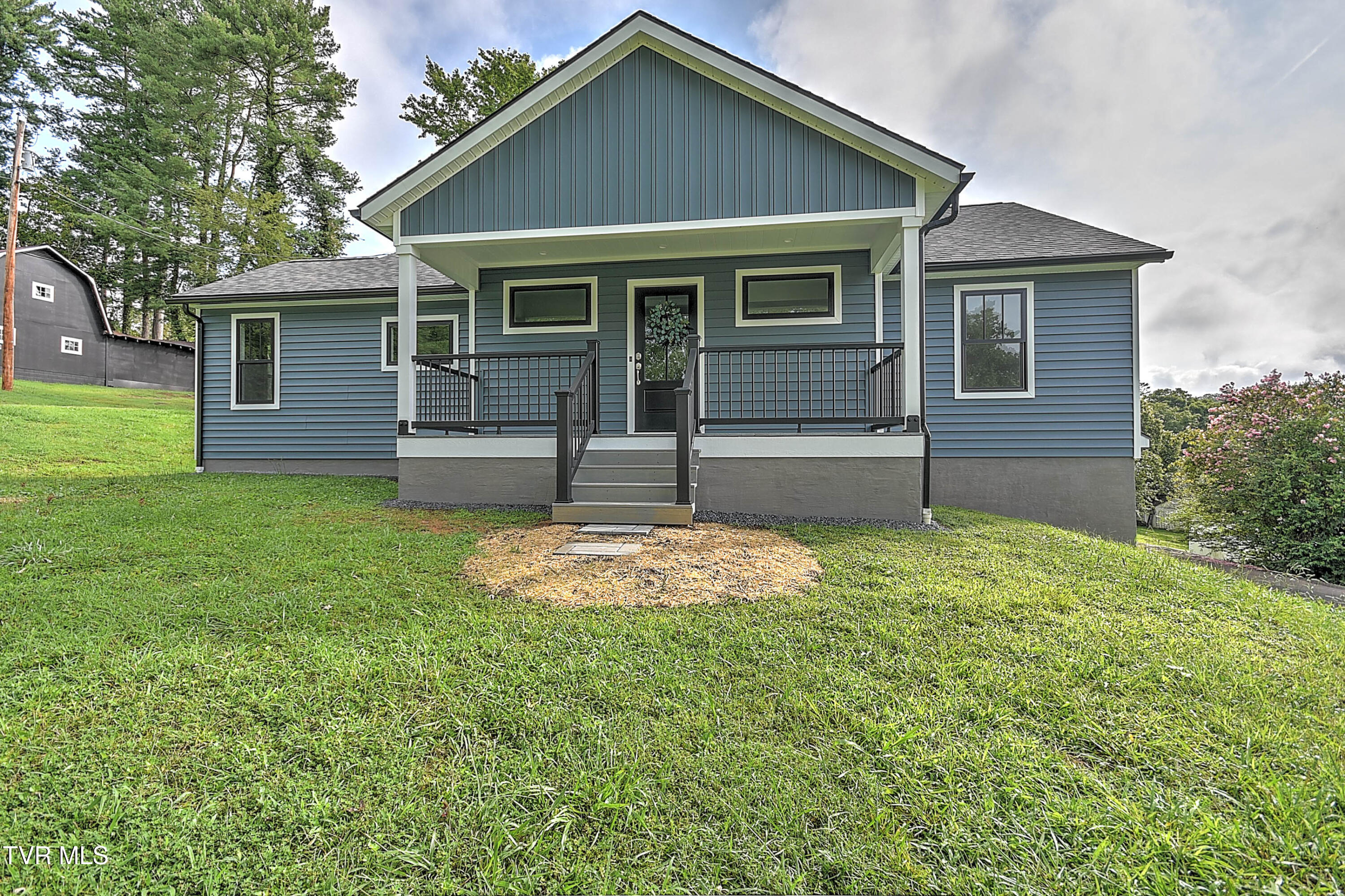 201 E Road Bristol, TN 37620 - Photo 2 of 53 201 E Rd KB-4