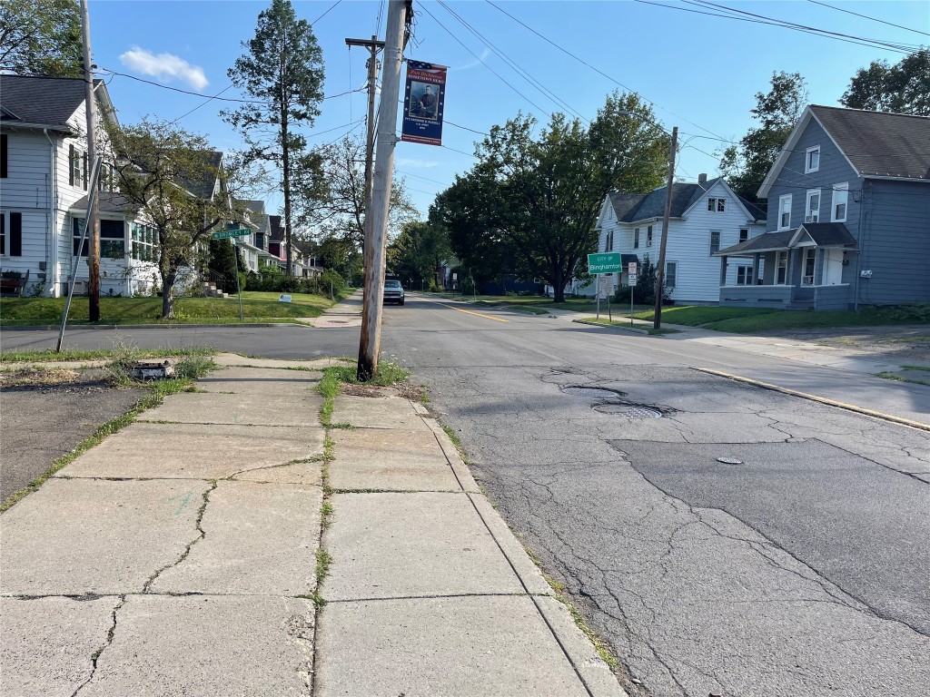 639 Chenango Street, Unit LOWR Binghamton, NY 13901 - Photo 3 of 14