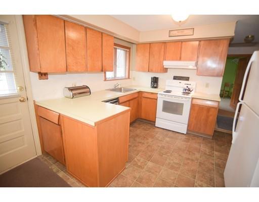 35 Roland Street Holyoke, MA 01040 - Photo 7 of 30 Gallery Image 7