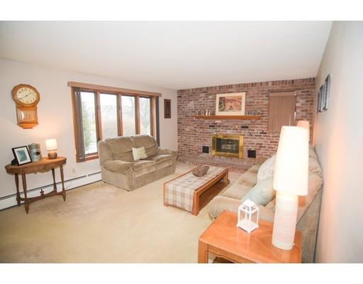 35 Roland Street Holyoke, MA 01040 - Photo 8 of 30 Gallery Image 8