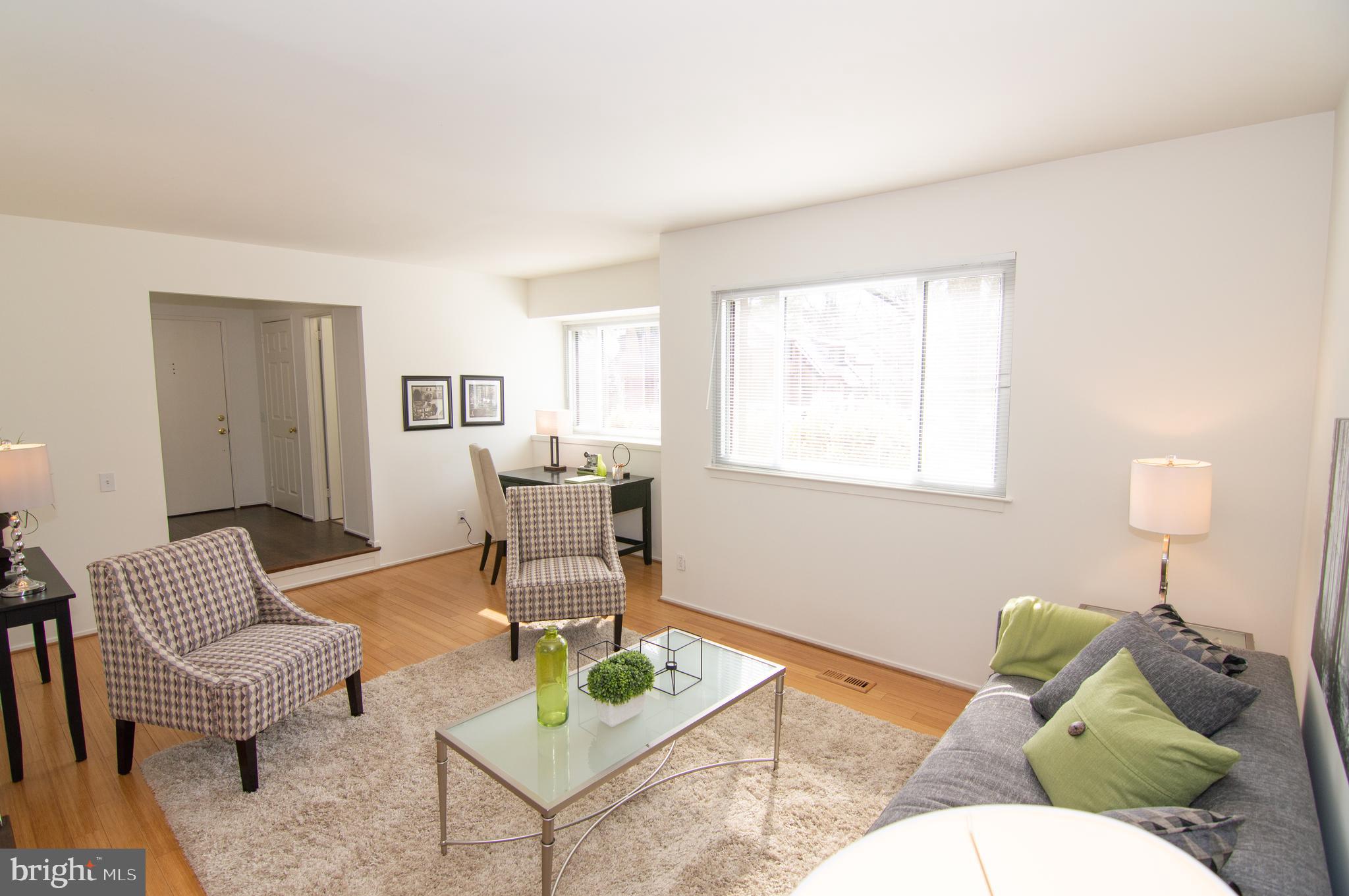 1506 Farsta Court Reston, VA 20190 - Photo 8 of 50 Living Room / Foyer