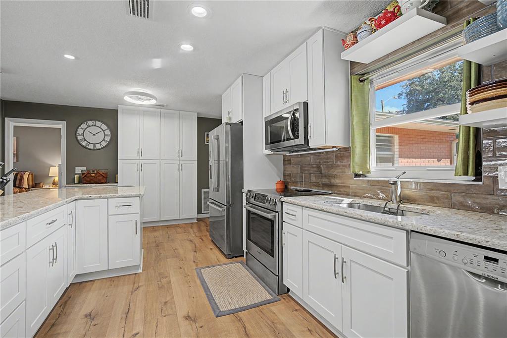 2555 Shadecrest Road Land O' Lakes, FL 34639 - Photo 11 of 33 Gallery Image 11