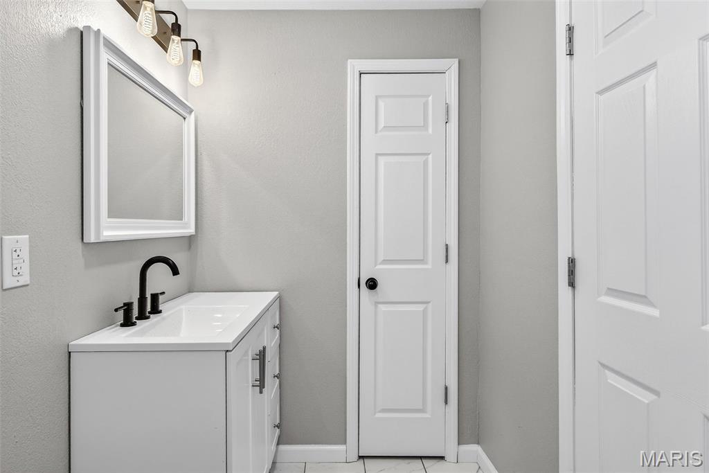 9532 Berry Road Bonne Terre, MO 63628 - Photo 23 of 66