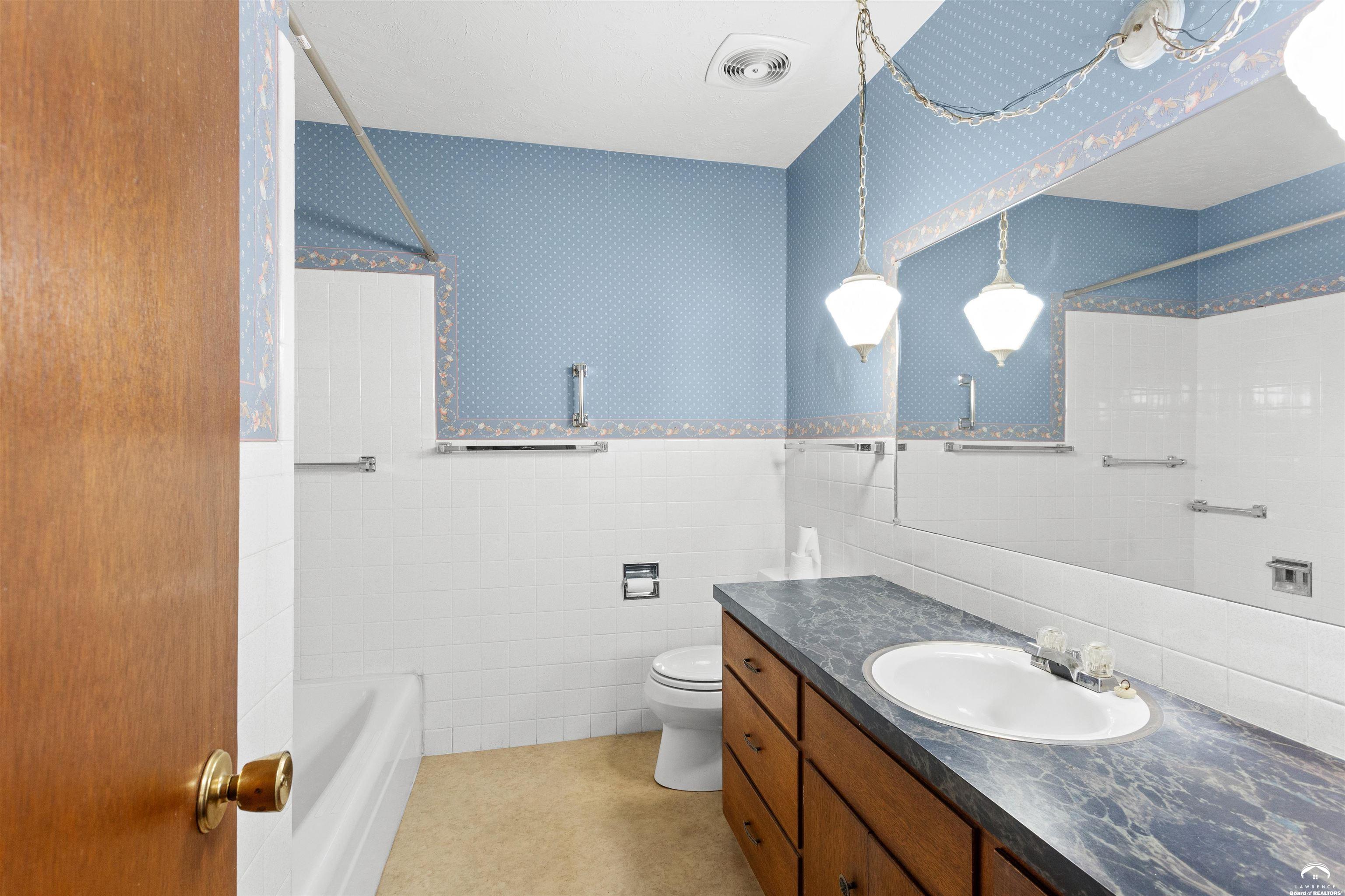 2737 Alabama Street Lawrence, KS 66046 - Photo 11 of 22