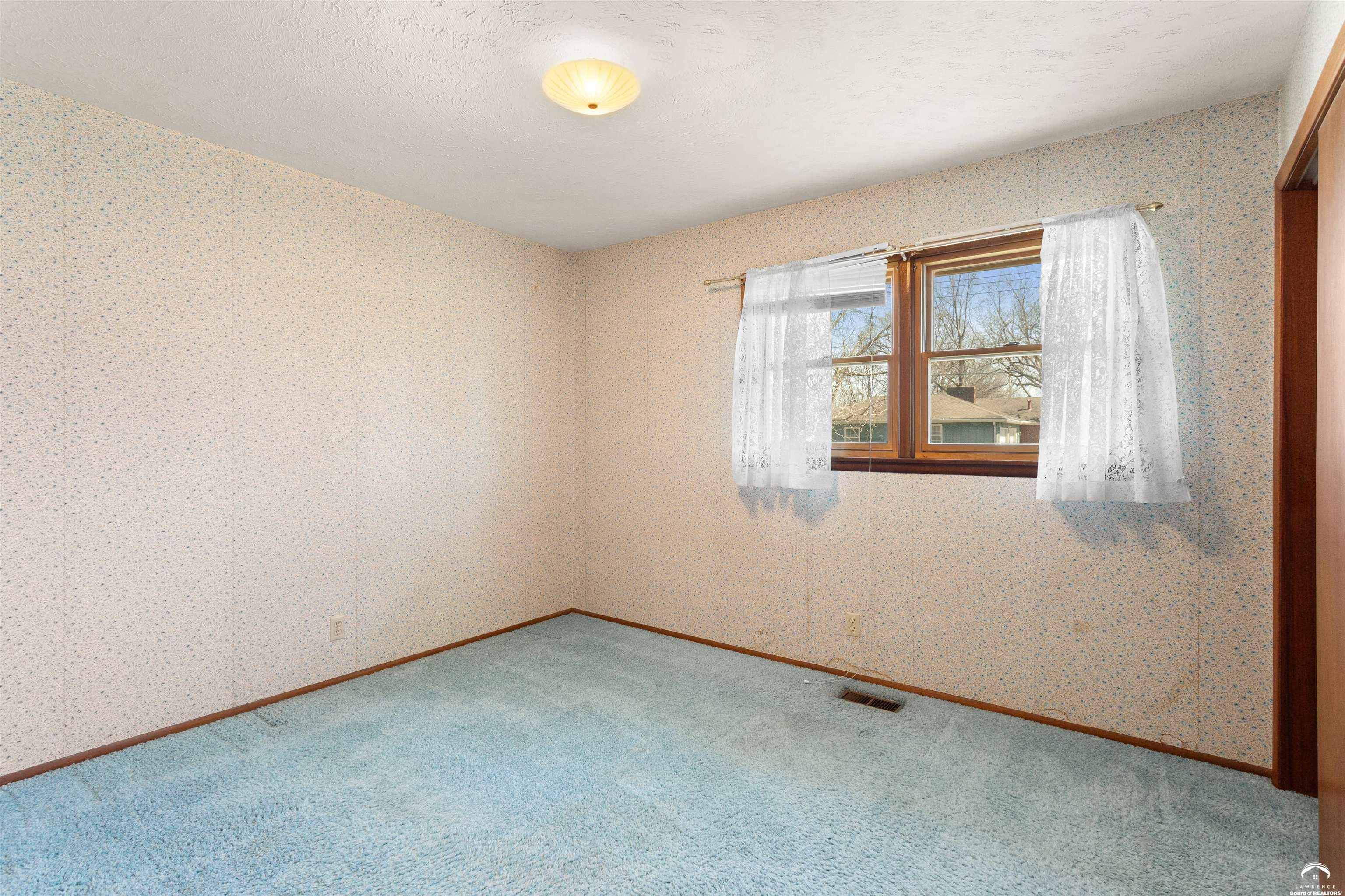 2737 Alabama Street Lawrence, KS 66046 - Photo 13 of 22