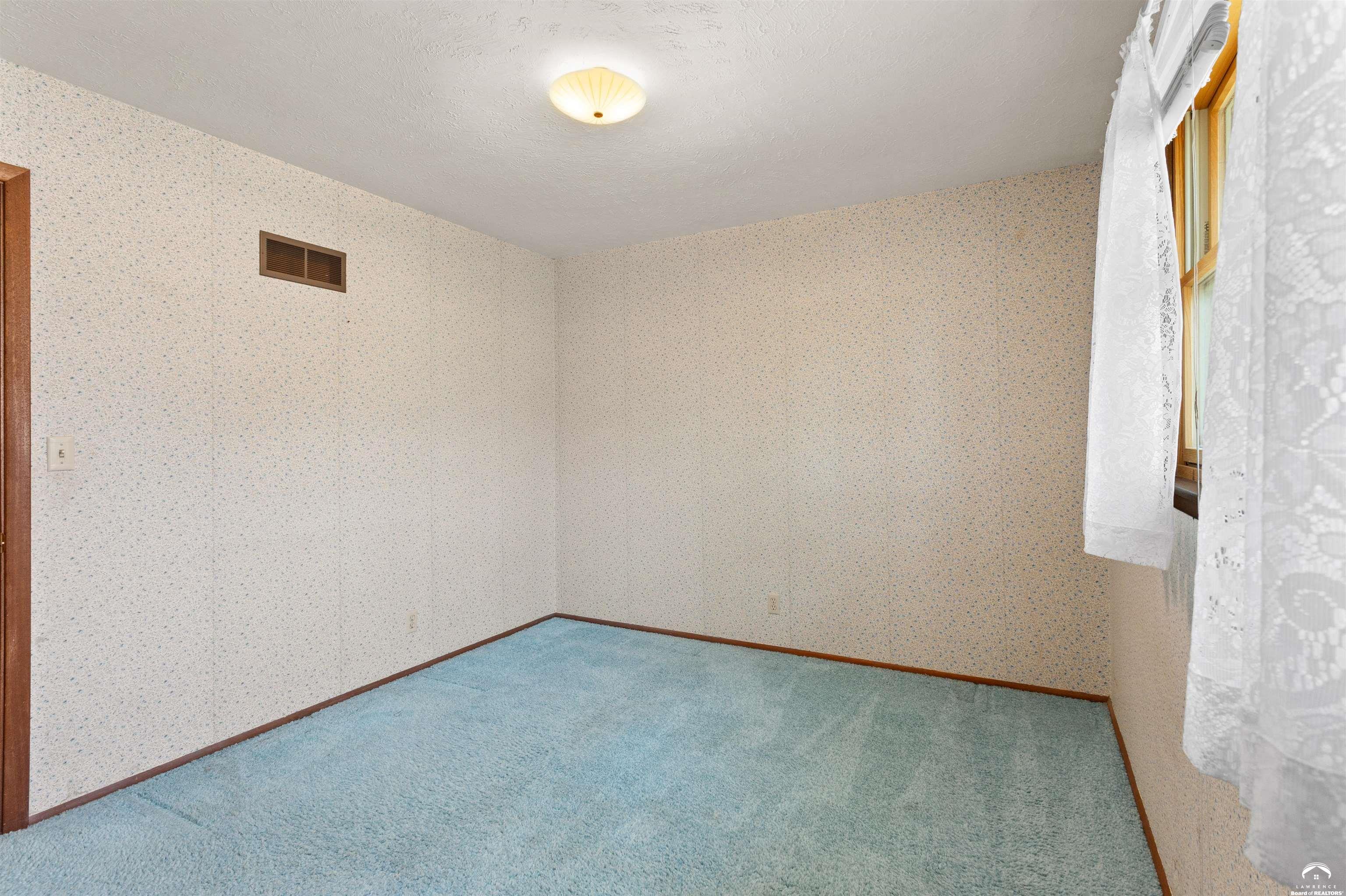 2737 Alabama Street Lawrence, KS 66046 - Photo 14 of 22