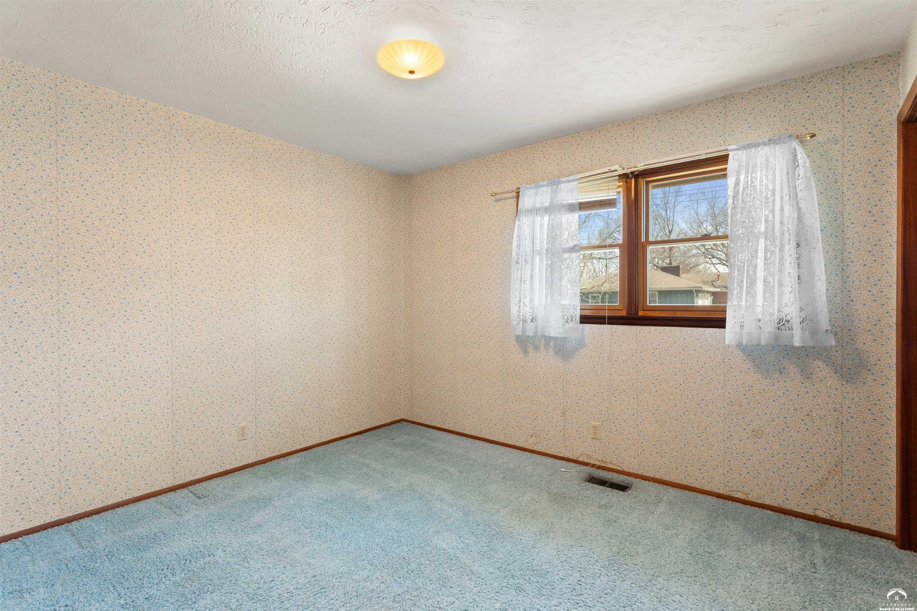 2737 Alabama Street Lawrence, KS 66046 - Photo 18 of 22