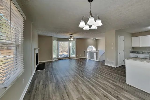 $1,950 | 42 Breckenridge Drive, Powder Springs, GA 30127