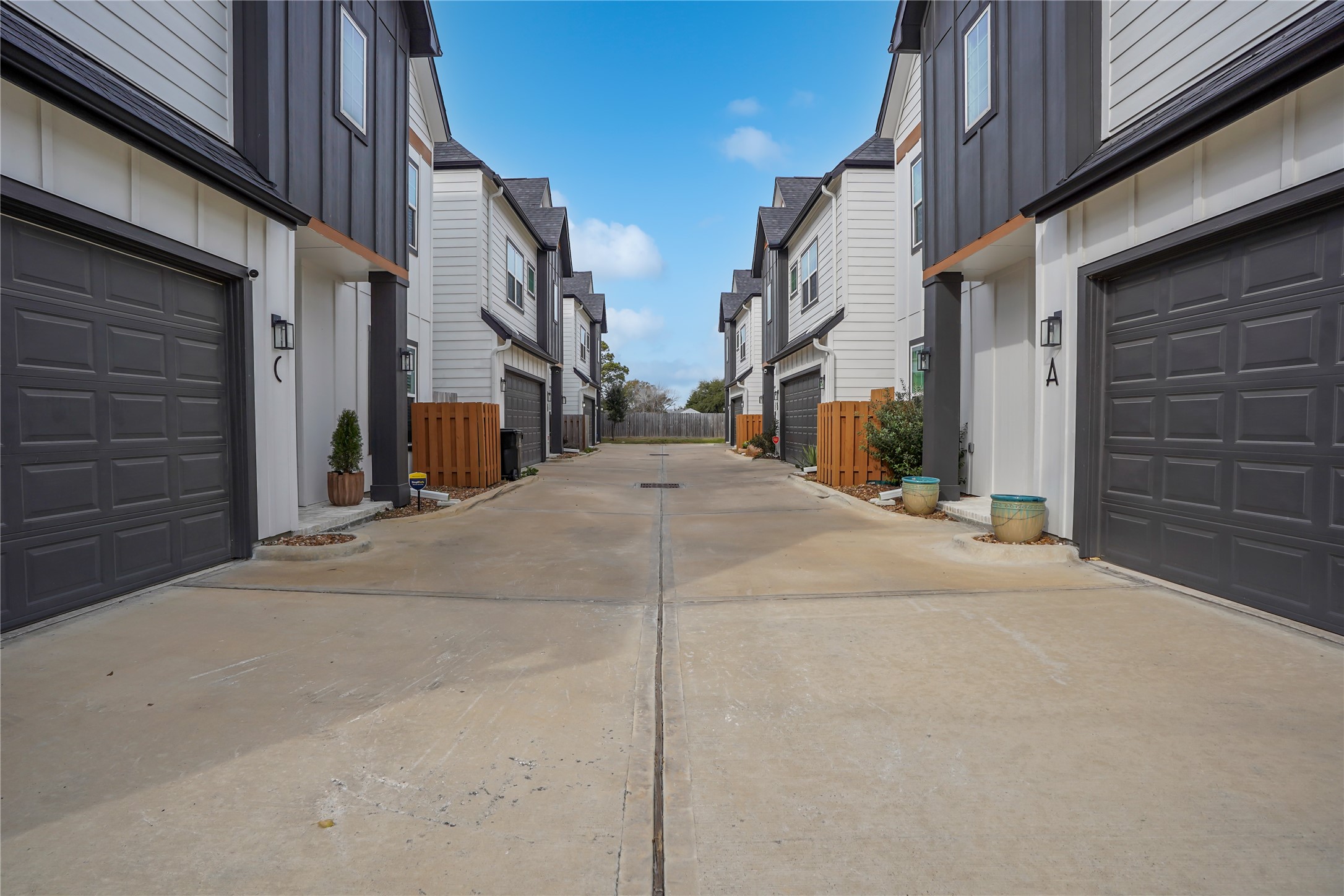 303 Blueberry Street, Unit B Houston, TX 77018 - Photo 34 of 39