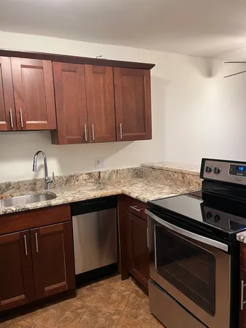 $2,150 | 1355 North Sandburg Terrace, Unit 1903, Chicago, IL 60610