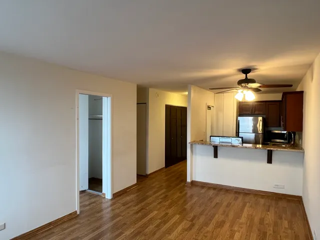 $2,150 | 1355 North Sandburg Terrace, Unit 1903, Chicago, IL 60610