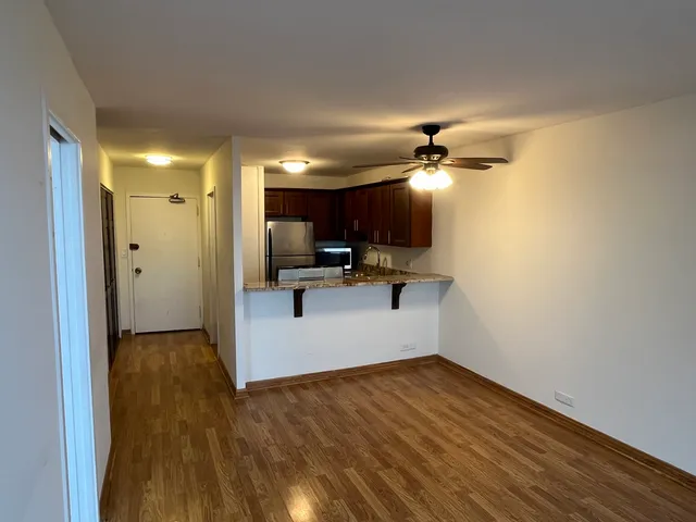 $2,150 | 1355 North Sandburg Terrace, Unit 1903, Chicago, IL 60610