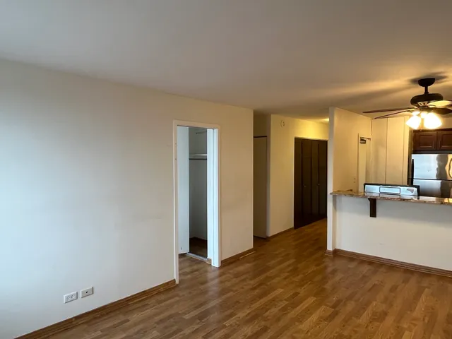 $2,150 | 1355 North Sandburg Terrace, Unit 1903, Chicago, IL 60610