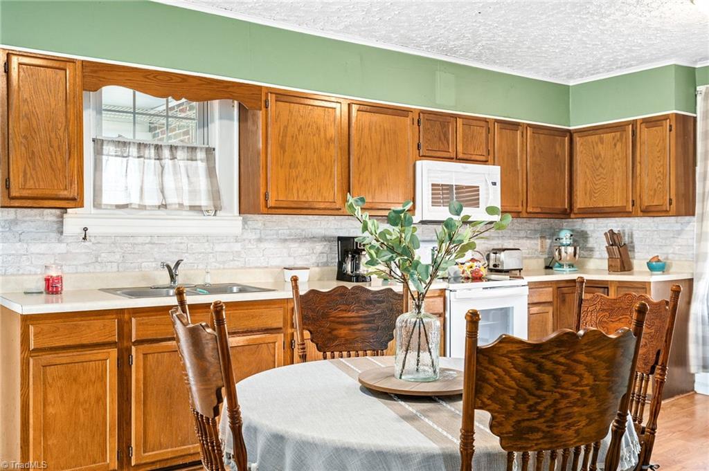 1528 East Fairfield Road High Point, NC 27263 - Photo 15 of 50 Gallery Image 15